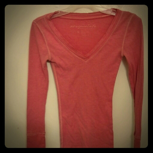 Aero V-neck Tee