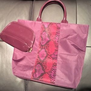Estée Lauder large tote and makeup bag