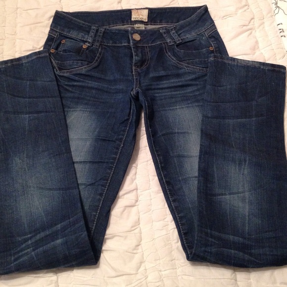 Arden B Straight Leg Distressed Denim Size 4