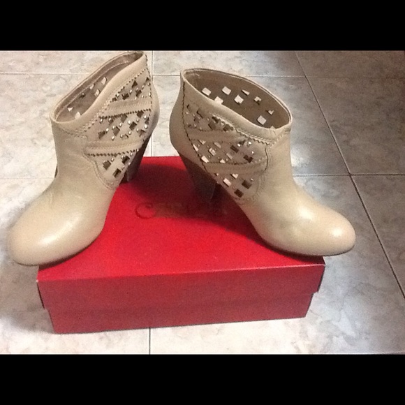 Carlos Santana Shoes - "CARLOS" NWOT SHORT BOOTIES