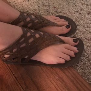 Brown scrappy sandals