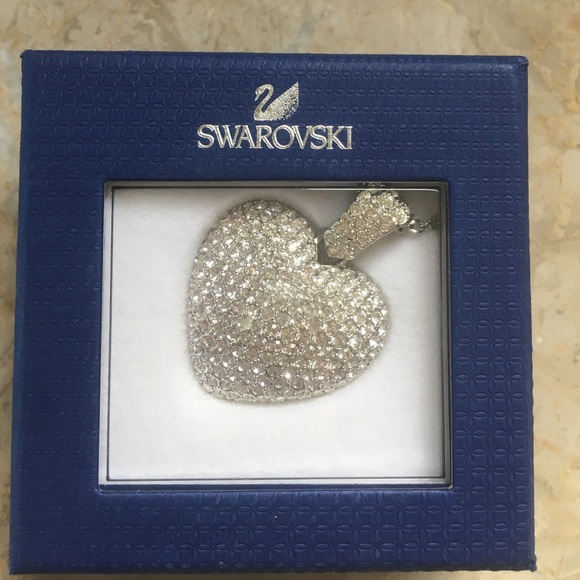Swarovski heart pendant necklace