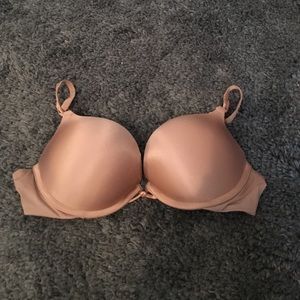 Victoria secret bomshell