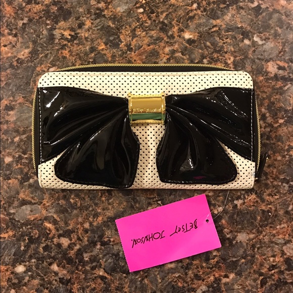 BETSEY JOHNSON Wristlet NWT