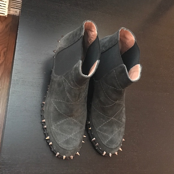 Laurence decade botties