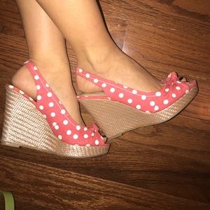 Pink and white polka dot wedges