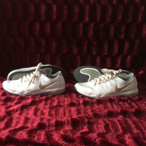 Women's Nike Dual Fusion never worn