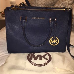 MICHAEL KORS MEDIUM SATCHEL HANDBAG