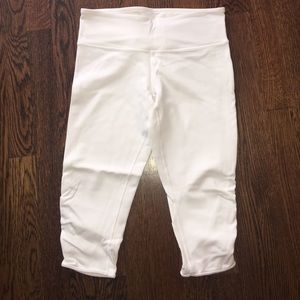 White cropped Lululemon leggings