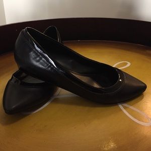 BCBG Flat