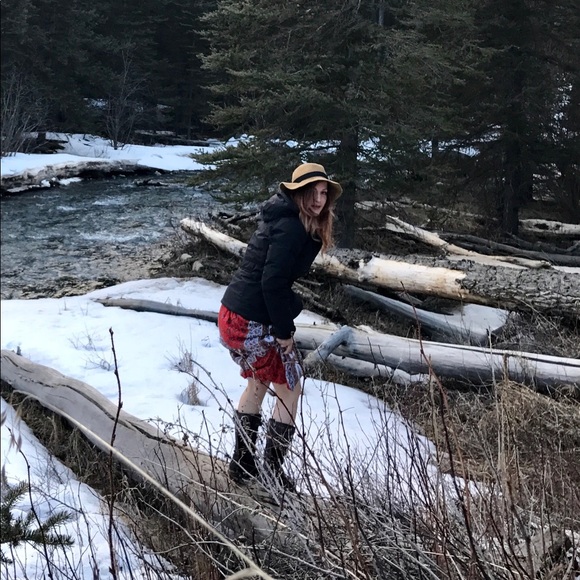 Meet your Posher, Mia C. - Picture 4 of 4