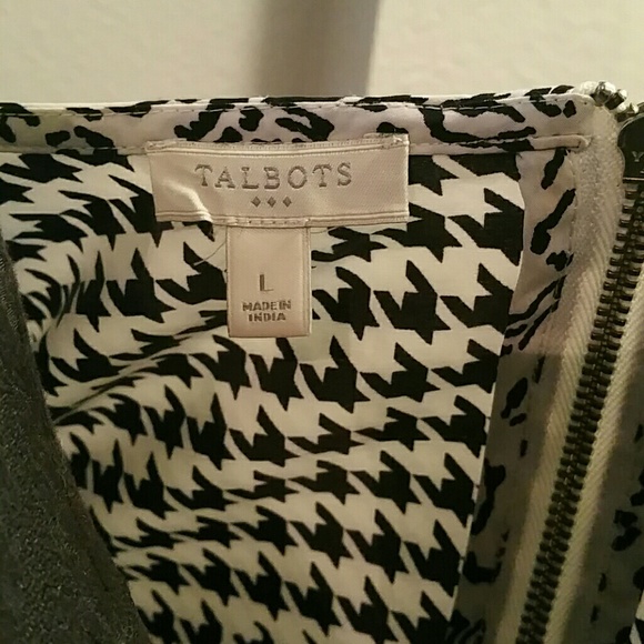 Houndstooth and Animal Print Sleeveless Blouse - Picture 4 of 4