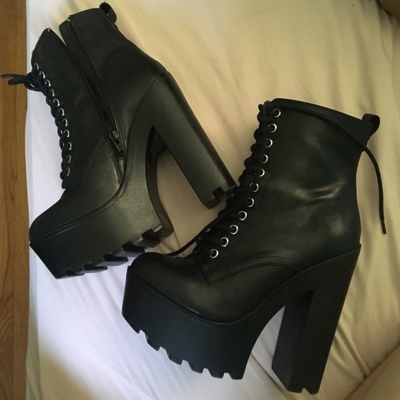 Steve Madden High Heeled Lace Up Boots