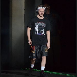 Meet your Posher, Grayston