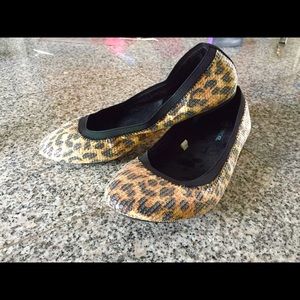 Sequin leopard print flats