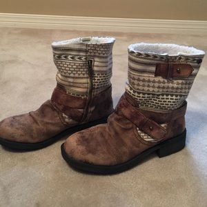 Roxy boots