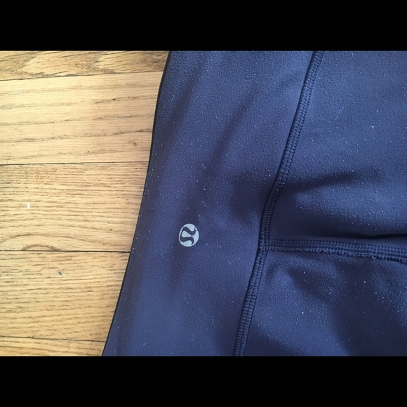 Lululemon Reversible Crops - Picture 3 of 4
