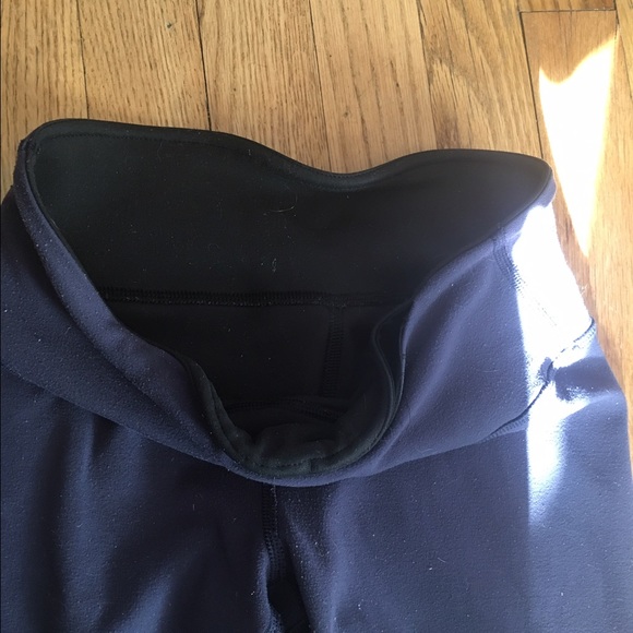 Lululemon Reversible Crops - Picture 4 of 4