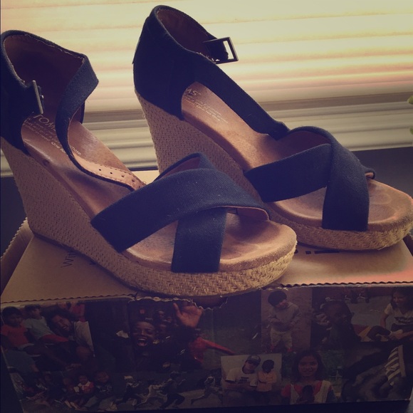Toms Strappy Wedge