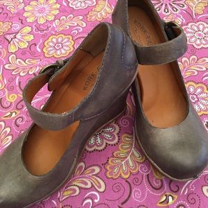 NWOT Kork Ease Distressed Leather Wedge