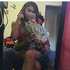 Meet your Posher, Lacey