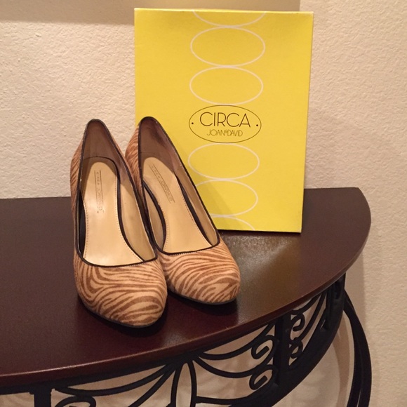 Animal print pumps