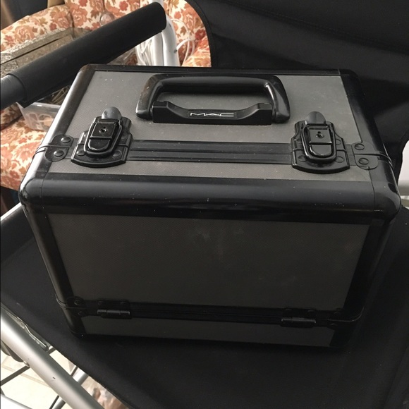 MAC retired vintage makeup train case