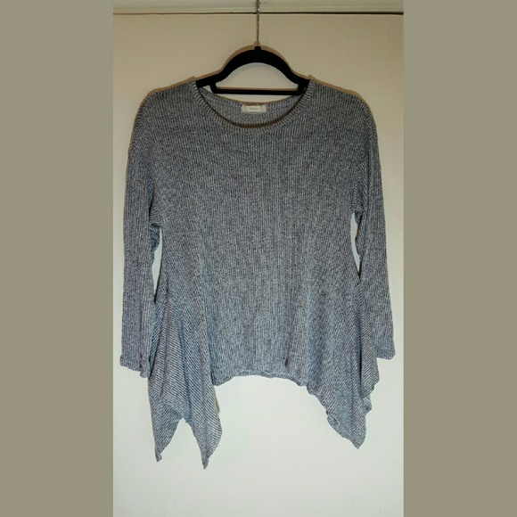 SOPRANO knit sharkbite sweater.