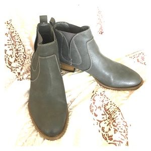 Gray Leather Franco Sarto City Boots, ankle boots