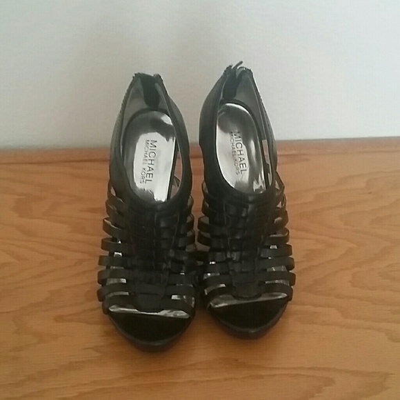 Michael kors 4.5" heel