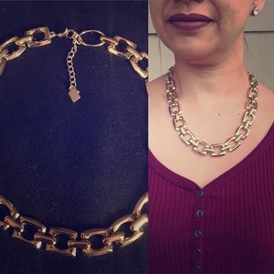 Beautiful adjustable golden necklace