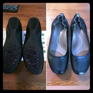 Earthies Tolo black leather flats