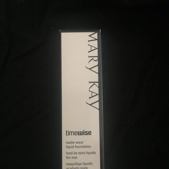 Marry Kay Timewise liquid foundation