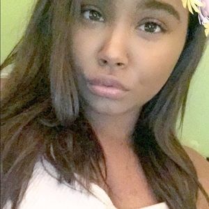 Meet your Posher, Kira