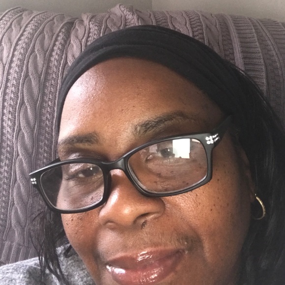 Meet your Posher, Gloria - Picture 1 of 1