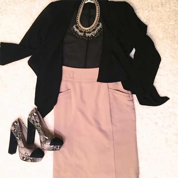 🚨SALE🚨H&M fitted pencil skirt