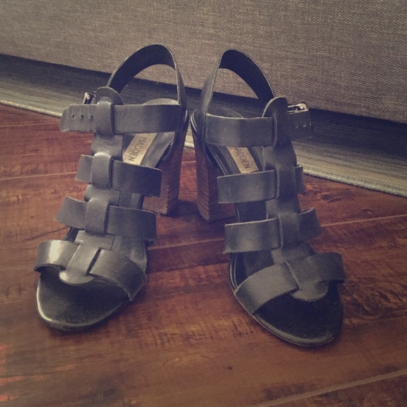 Black leather Steve Madden heels