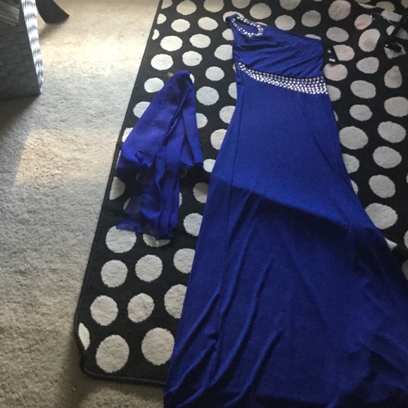 Dress - Picture 3 of 3