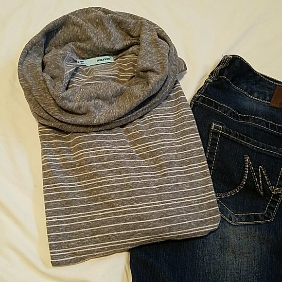 Long sleeve cowl neck t