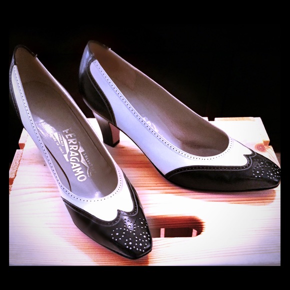 Salvatore Ferragamo Shoes - Vintage Salvatore Ferragamo Spectator Pumps