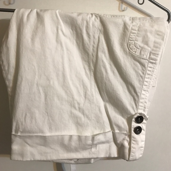 Venezia Bermuda Shorts Size 22