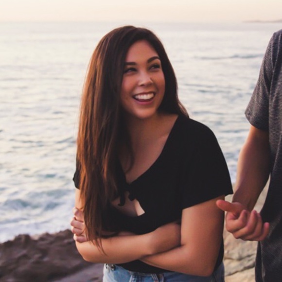 Meet your Posher, Iyla - Picture 1 of 1