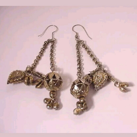 👀VTG India Silver Multi Charm Earrings