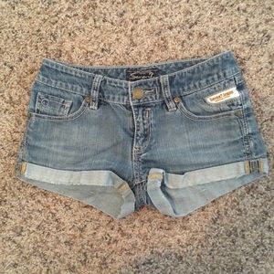 Cute Seven Jeans denim shorts!