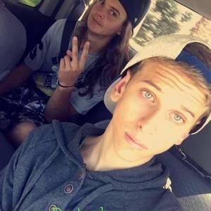 Meet your Posher, Mitchell