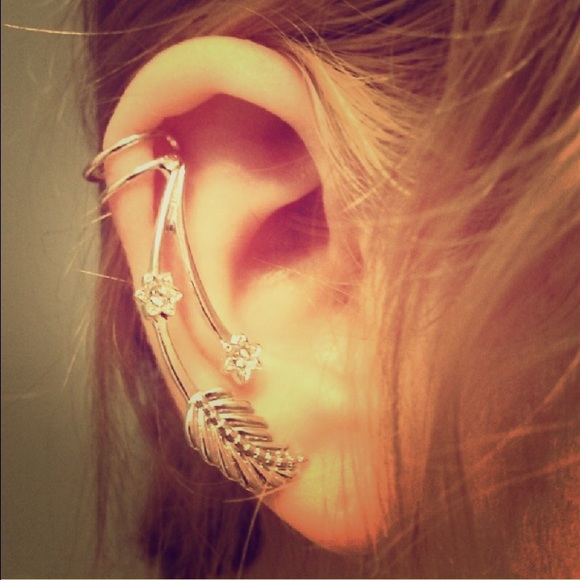 Ear piece - Picture 1 of 2