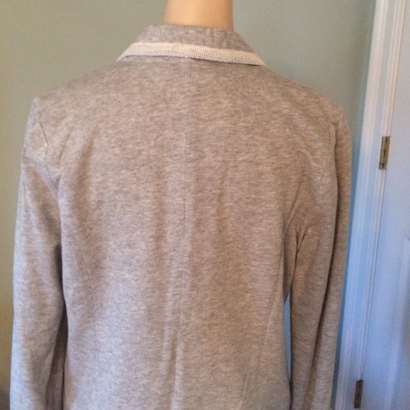Simple gray blazer . - Picture 2 of 2