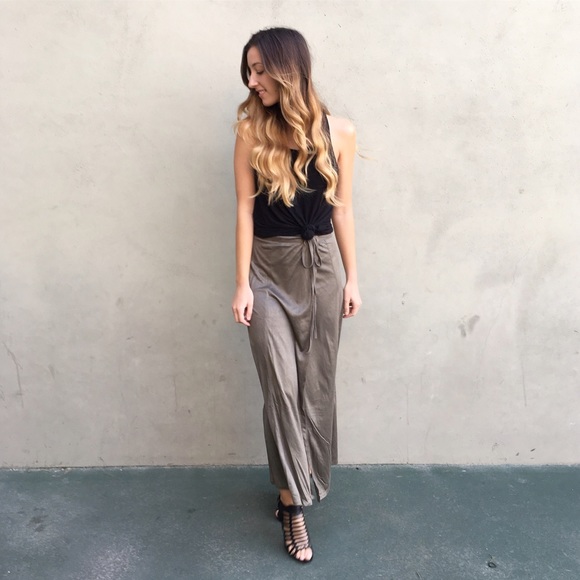 olive green suede skirt - Picture 3 of 4