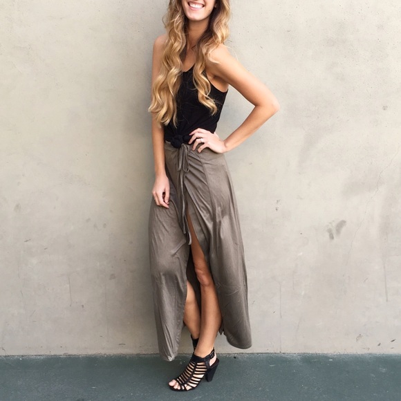 olive green suede skirt - Picture 2 of 4