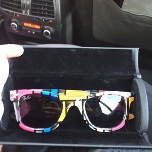 100% authentic wayfarer ray-ban sunglasses